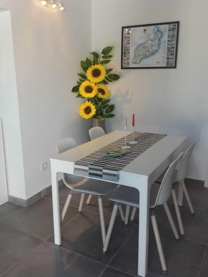 Casa Serafin Primera Linea 40B Costa Teguise Villa